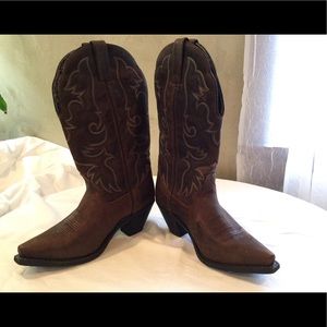 Laredo cowboy boots. Size 8. EUC